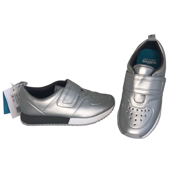 🆕 Native Cornell Metallic Silver Sneakers Big Kids Size 3 - Picture 1 of 13